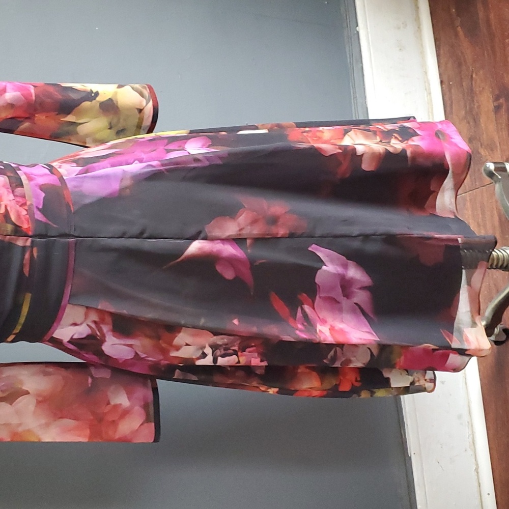 Ted Baker floral dress - Picture 9 of 17